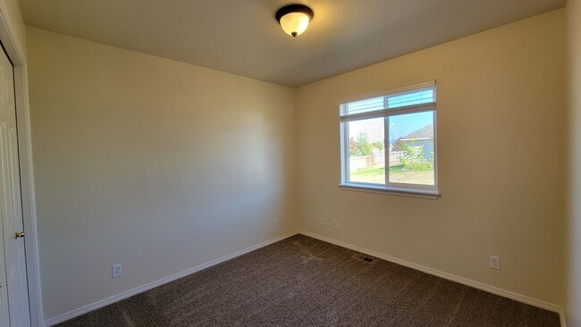 Foto del edificio - 4 bed, 3 bath home located in the Sunshine Meadows Neighborhood, Coeur d'Alene