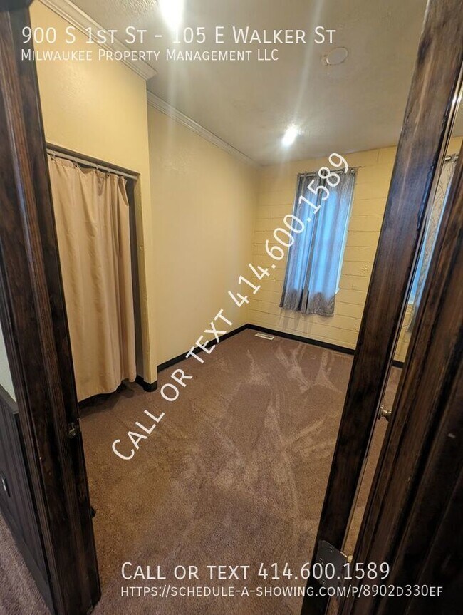 Building Photo - 1 bedroom unit in prime location!! Private...