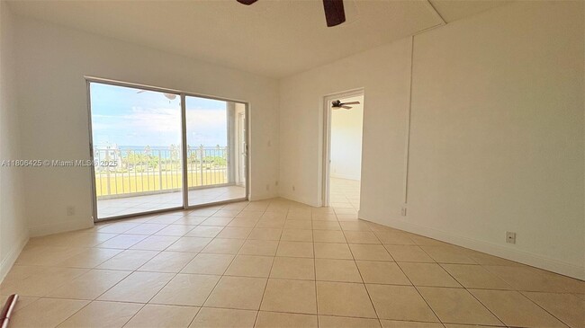 Foto del edificio - 4117 Bougainvilla Dr