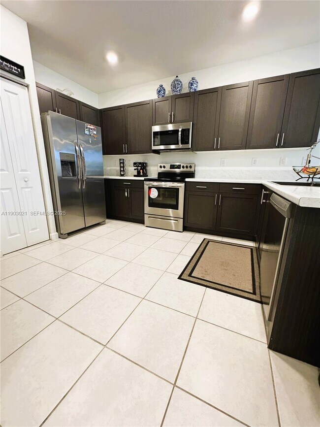 Foto del edificio - 13158 SW 233rd St