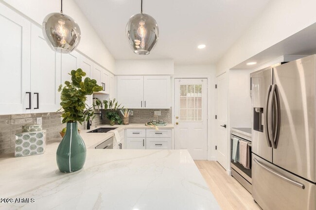 Foto del edificio - 3505 E Campbell Ave