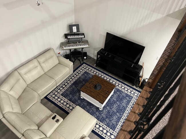 Foto del edificio - 1621 Blakely Pl