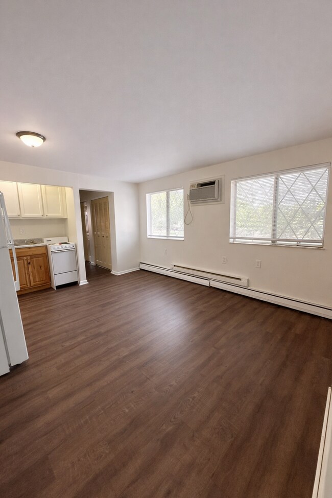 Foto del edificio - AVAILABLE NOW: 1 Bedroom 1 Bathroom apartment in Downtown Beaver!
