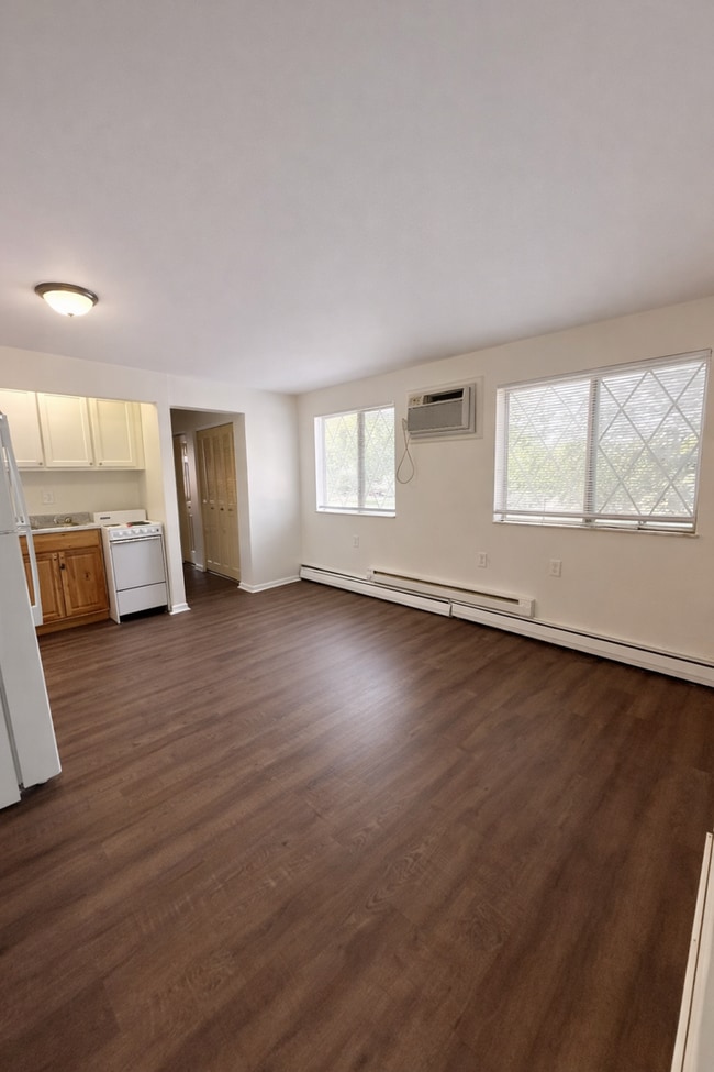 Building Photo - AVAILABLE NOW: 1 Bedroom 1 Bathroom apartment in Downtown Beaver!