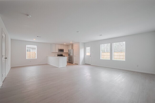 Foto del edificio - 3121 Courtney Flower Dr