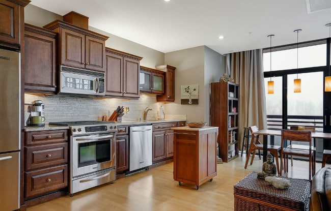 Building Photo - 136 SW Washington Ave