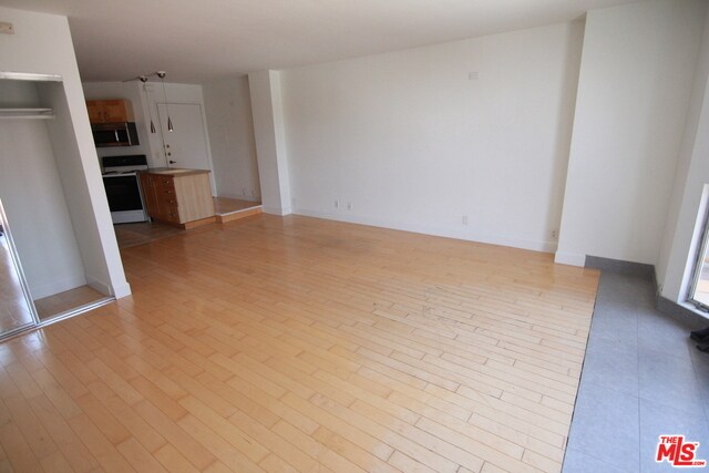 Building Photo - 3949 Los Feliz Blvd