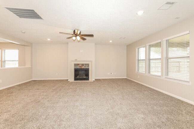 Foto del edificio - 14250 Persimmon Woods Dr