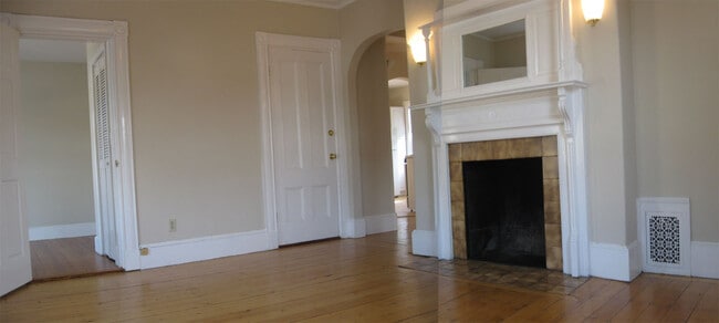 Building Photo - 70 Church St