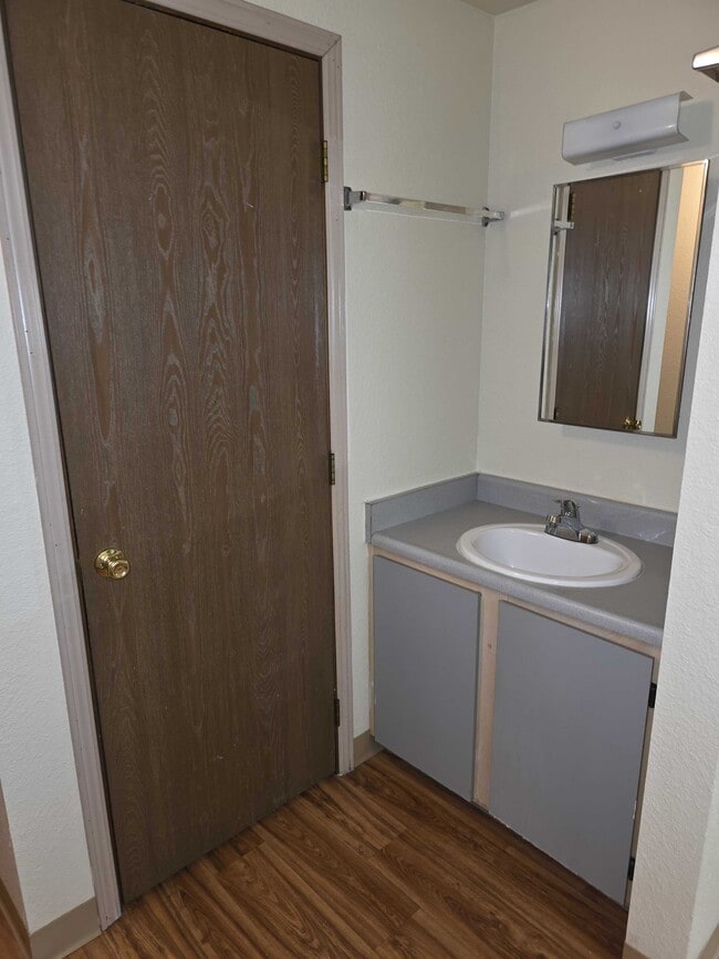 Building Photo - Cedar Apartments