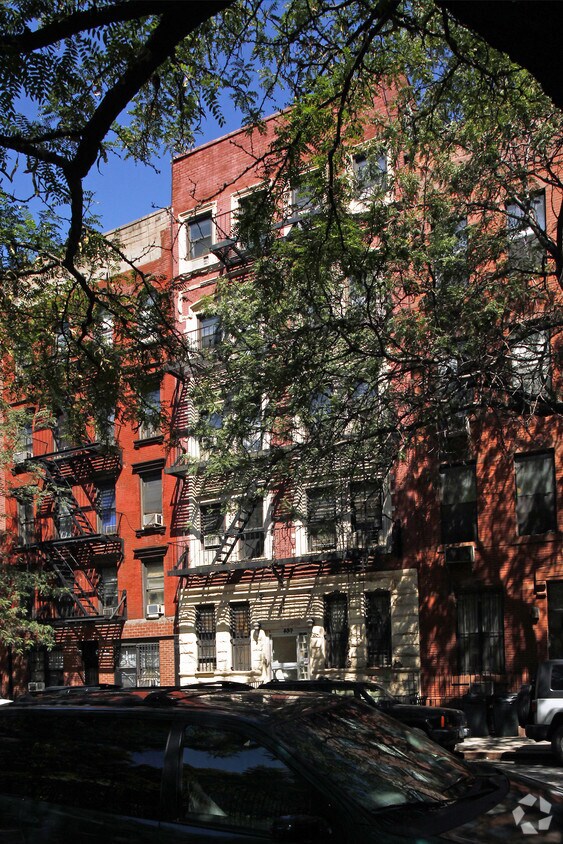 Building Photo - 437 W 48th St