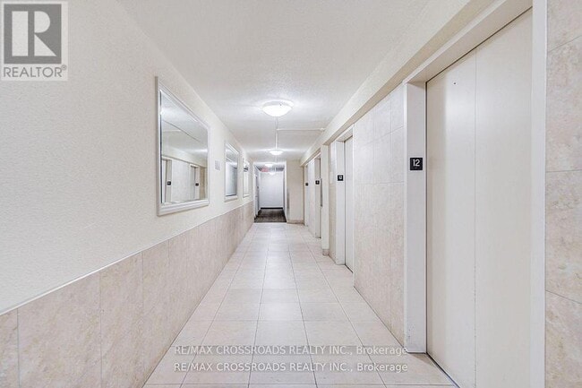 Building Photo - 5 Massey Square