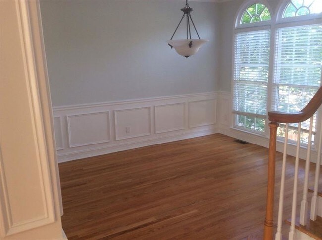 Foto del edificio - 2462 Vivian Cir