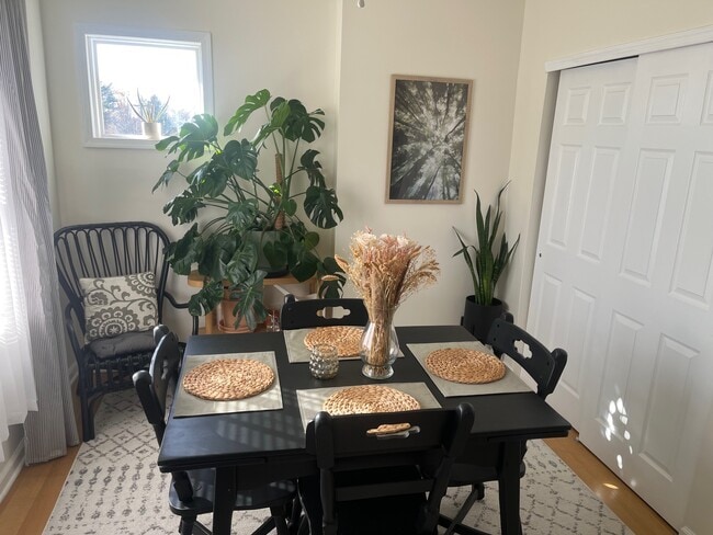 Building Photo - 106 Dallas Rd