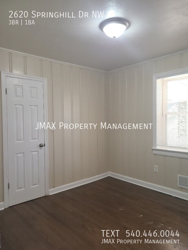 Foto del edificio - 2620 Springhill Dr NW