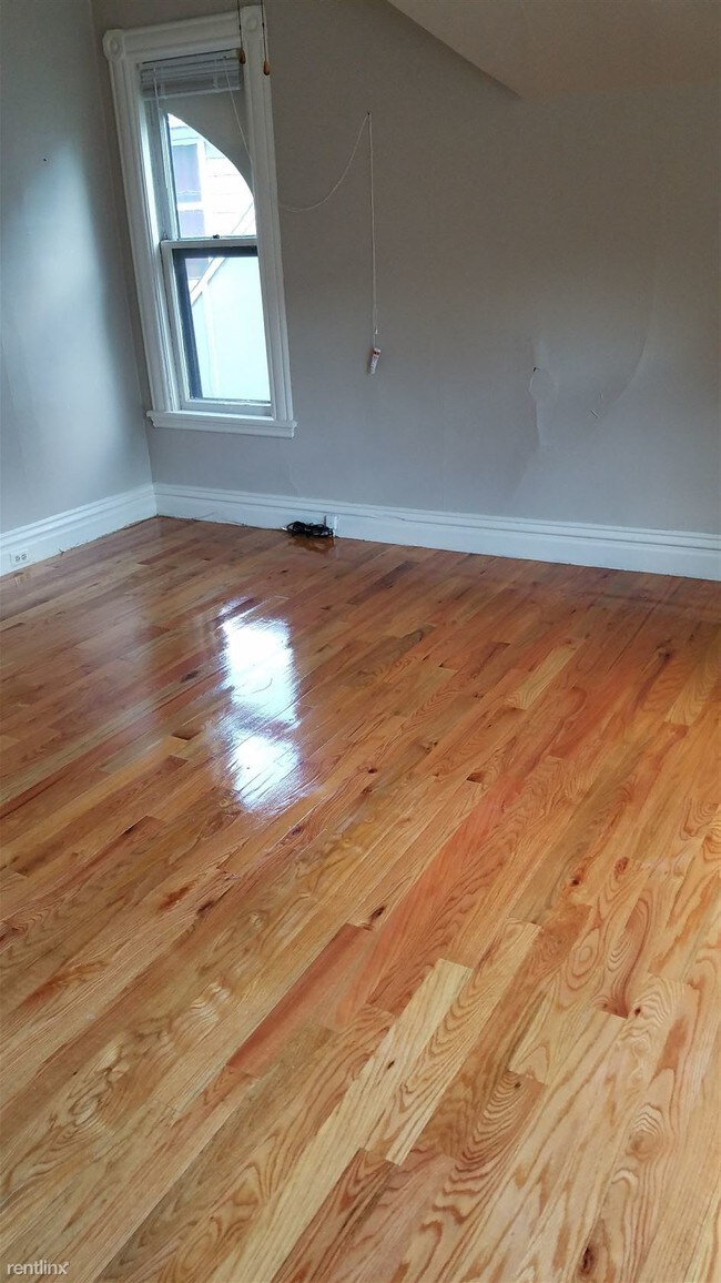 Foto del edificio - 1 br, 1 bath  - 828 W Kalamazoo Ave Apt 3