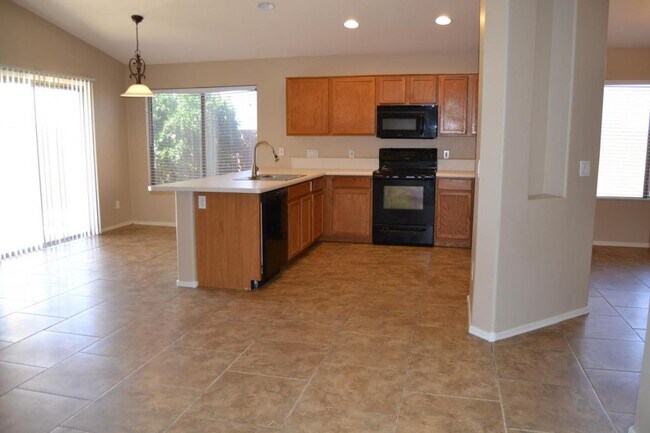 Building Photo - 10871 W Sands Dr