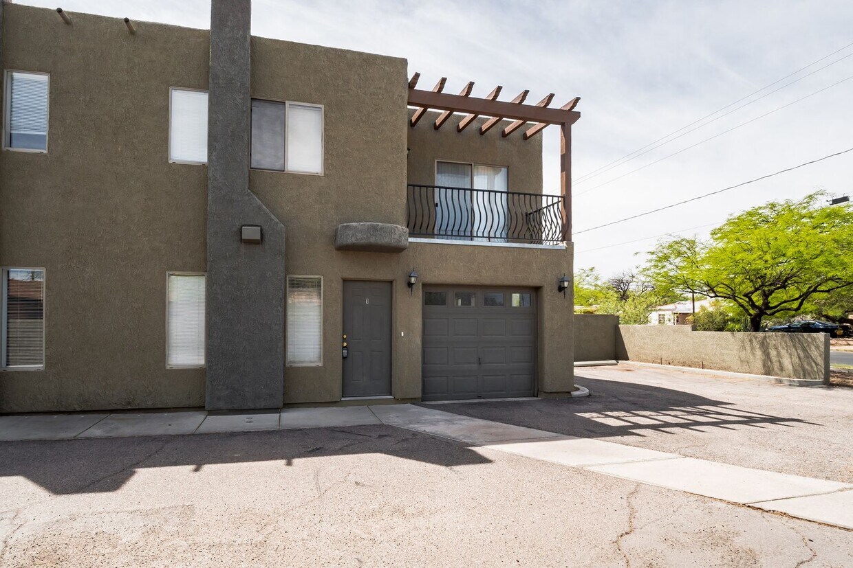 Foto principal - 780 N Richey Blvd