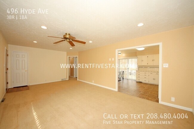 Building Photo - Amazing 3 Bedroom Home With Gorgeous Yard!...