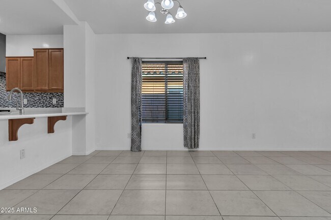 Foto del edificio - 2354 E Bellerive Dr