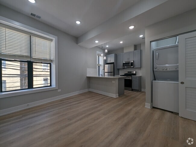 Building Photo - 423 W Belden Ave