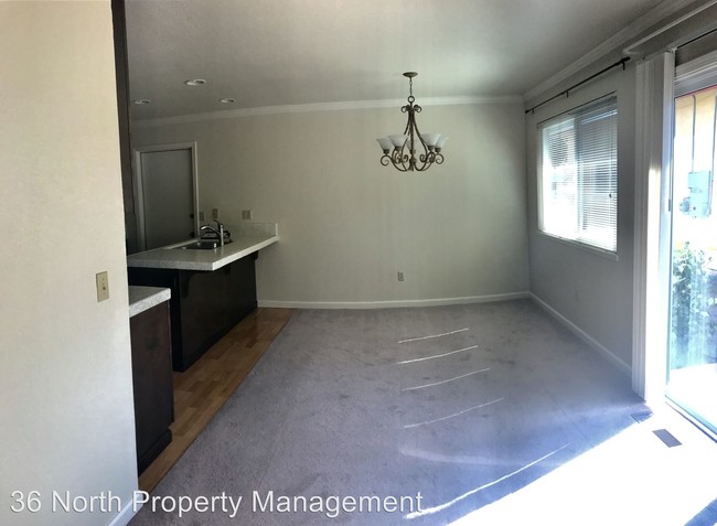 Building Photo - 3089 Messinger Dr