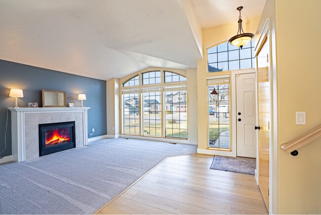 Foto del edificio - 24104 E Maxwell Ave