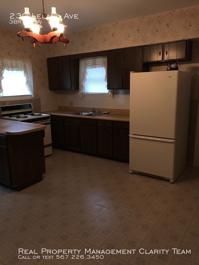Building Photo - 3 Bed/1 Bath South Toledo Ranch Home