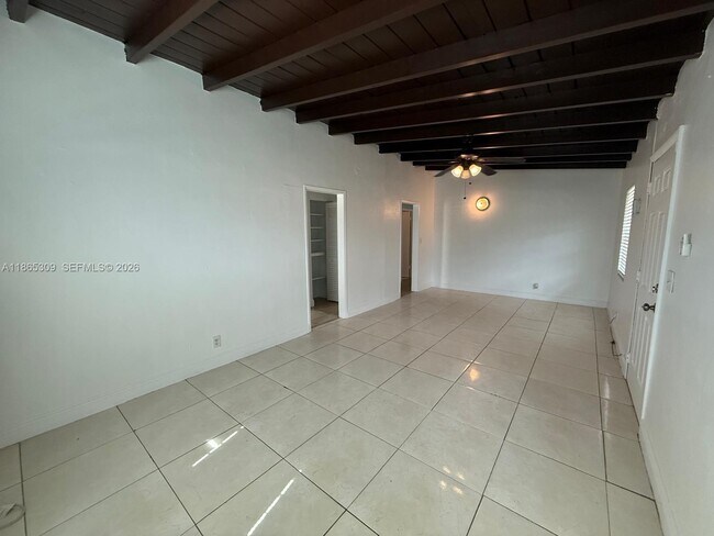 Foto del edificio - 381 NW 16th St