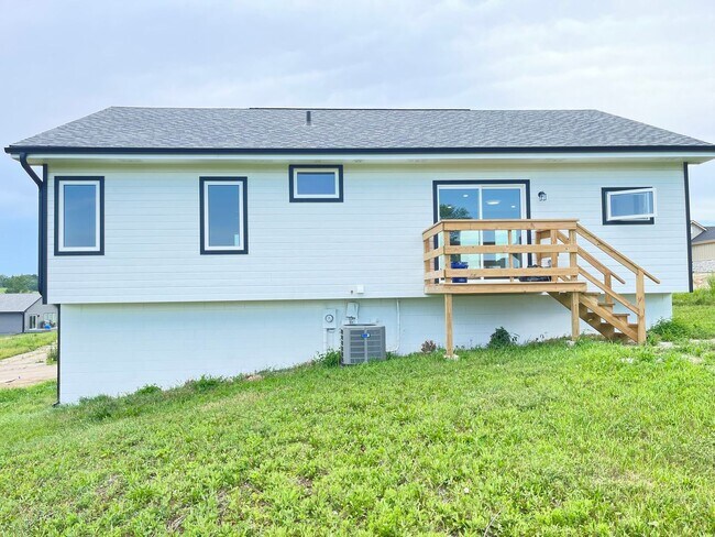 Foto del edificio - Newly rebuilt house in the heart of Elkhorn