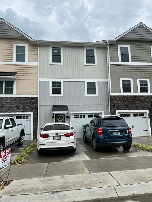 Foto principal - Popular Congers Creek town home - Lots of ...