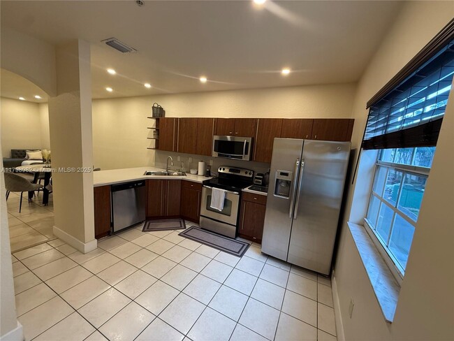 Building Photo - 5660 NW 115th Ct