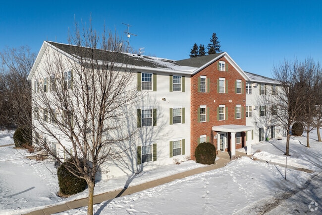 Building Photo - Colonial Court