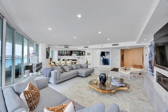 Building Photo - 2127 Brickell Ave