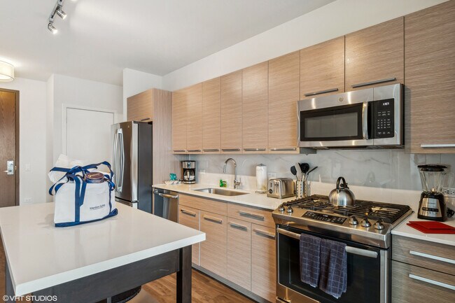 Foto del edificio - 727 W Madison St