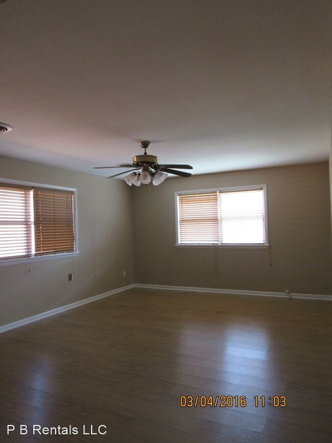 Building Photo - 3 br, 1.5 bath House - 303 "C" Avenue