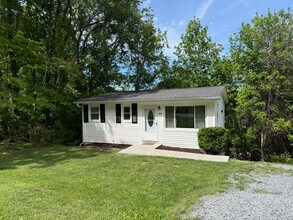 Building Photo - 118 Rhody Dr
