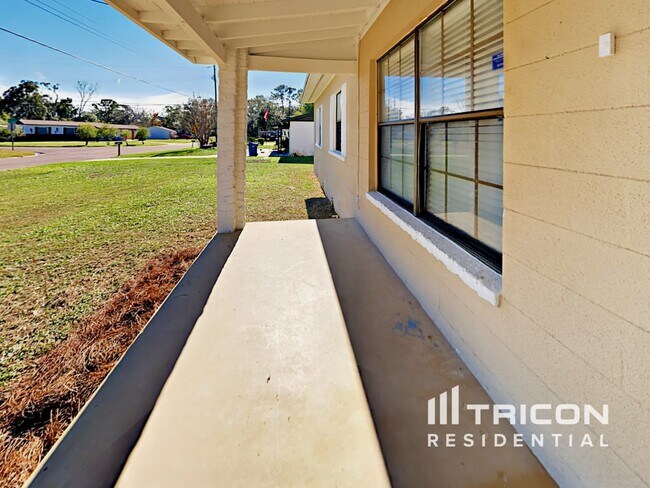 Foto del edificio - 10506 Dodd Rd