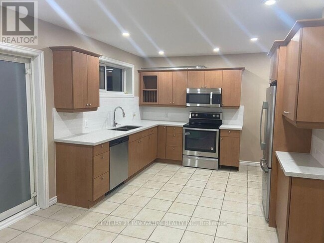 Photo du bâtiment - 330 Rosedale Dr