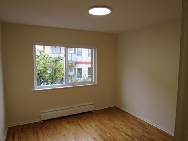 Building Photo - 2150 Cadboro Bay Rd
