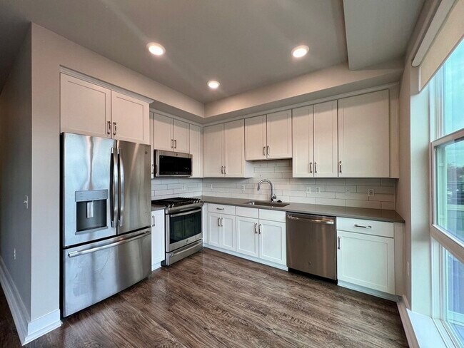 Photo - 1800 Mt Vernon Ave Apartment