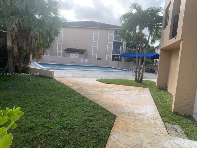Foto del edificio - 10001 W Atlantic Blvd