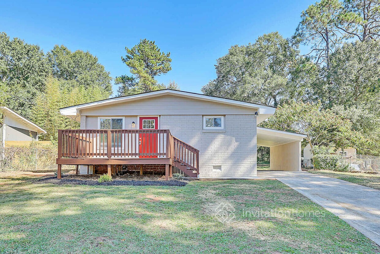 Primary Photo - 2996 Horse Shoe Dr