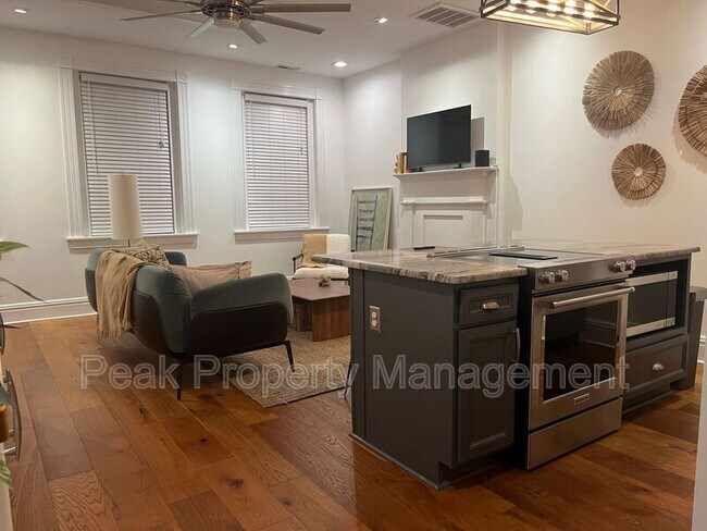 Foto del edificio - 2101 E Franklin St