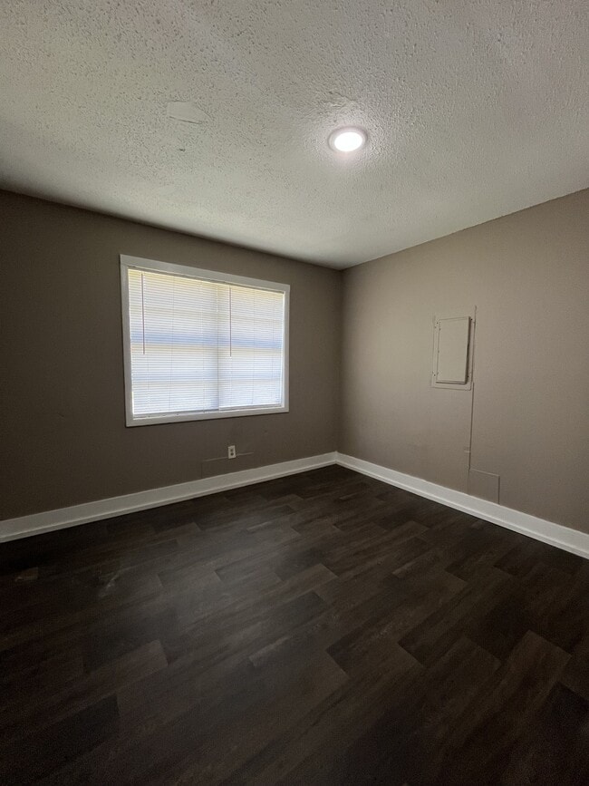 Building Photo - 1217 Forrest Mann Cir