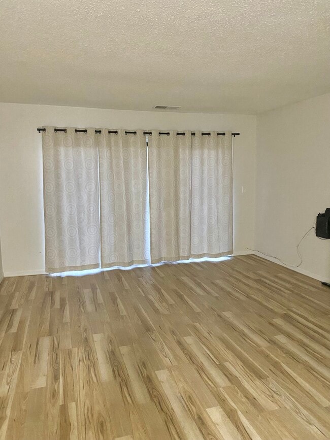 Foto del edificio - 2811 Pembroke Ln