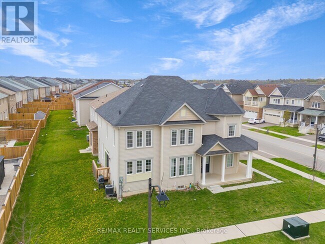 Building Photo - 1 Munro Cir