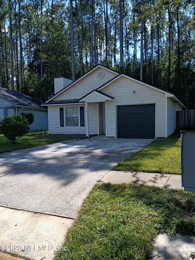 Mandarin Lakes Apartments under 3,000 Jacksonville, FL 2 Rentals