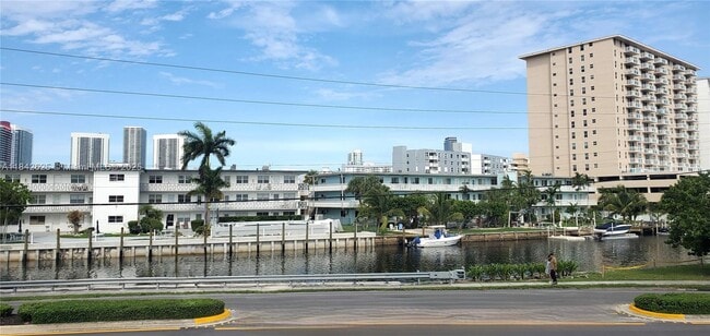 Building Photo - 250 Layne Blvd