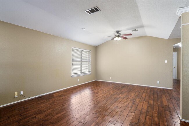 Building Photo - 511 S Pauley Dr